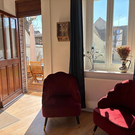 jolie maison de campagne avec piscine intérieur chauffée Fontaine-la-Gaillarde Extérieur photo