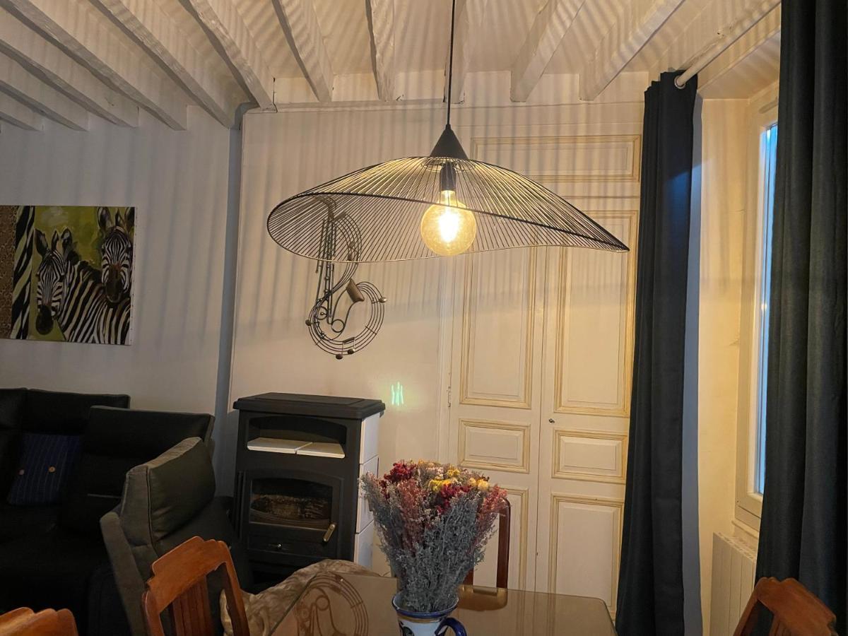 jolie maison de campagne avec piscine intérieur chauffée Fontaine-la-Gaillarde Extérieur photo