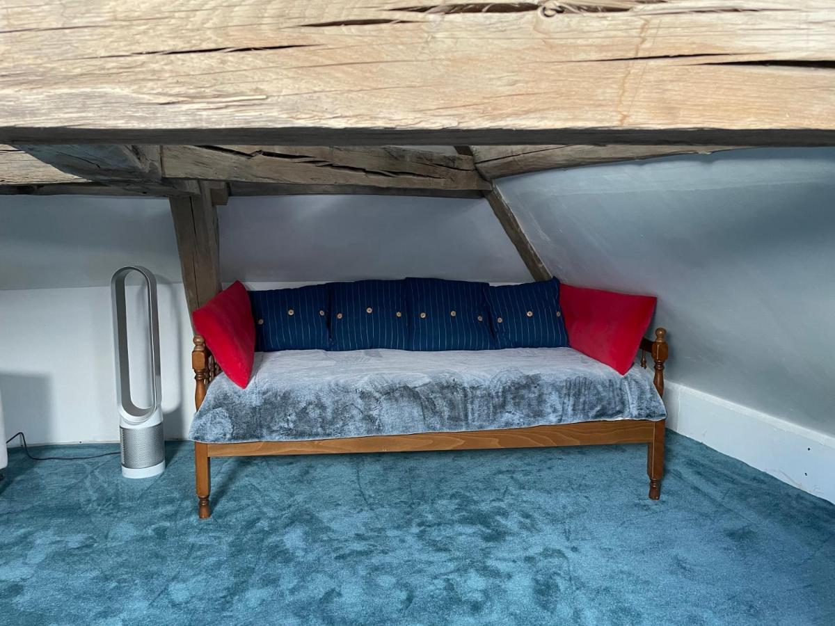 jolie maison de campagne avec piscine intérieur chauffée Fontaine-la-Gaillarde Extérieur photo