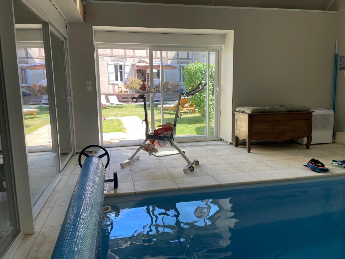 jolie maison de campagne avec piscine intérieur chauffée Fontaine-la-Gaillarde Extérieur photo