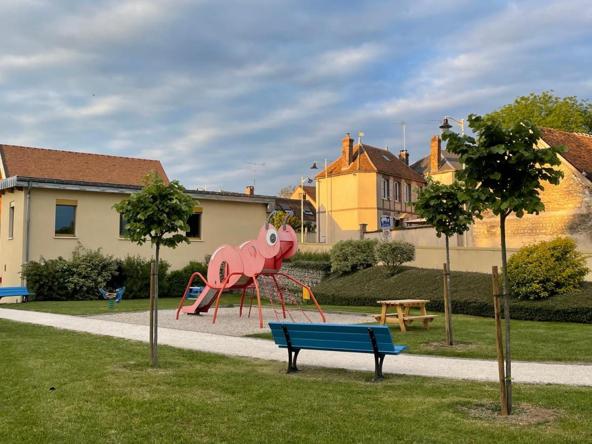 jolie maison de campagne avec piscine intérieur chauffée Fontaine-la-Gaillarde Extérieur photo
