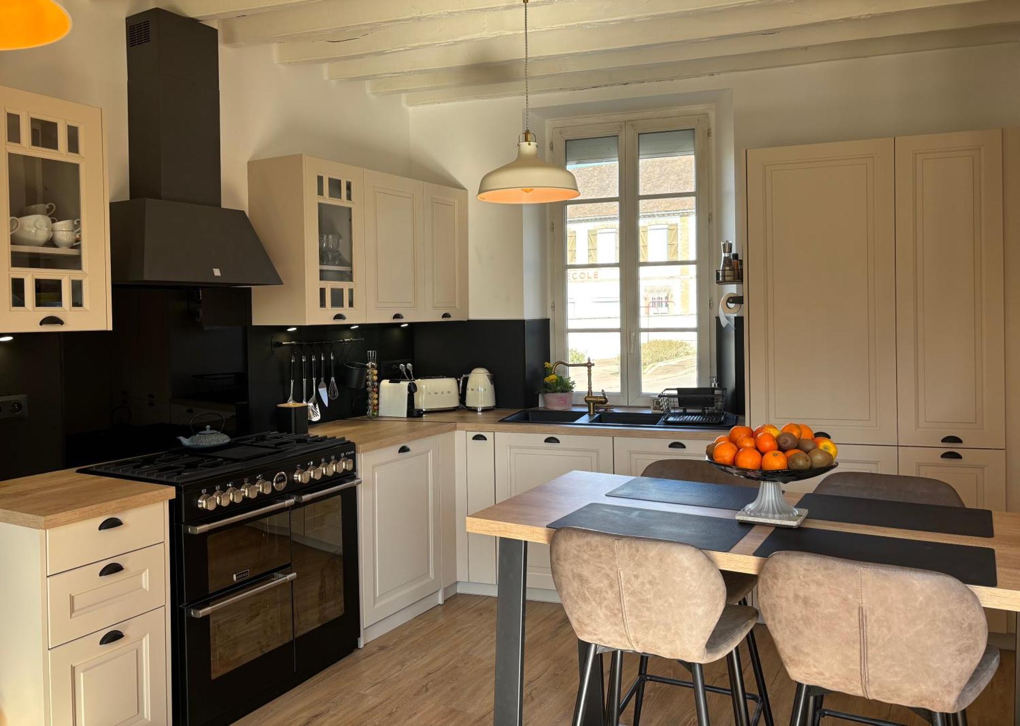 jolie maison de campagne avec piscine intérieur chauffée Fontaine-la-Gaillarde Extérieur photo