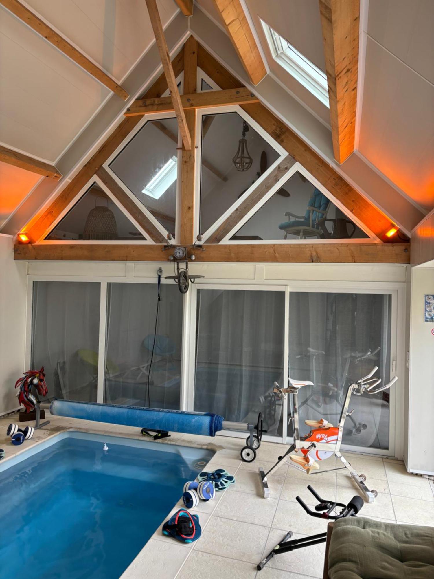 jolie maison de campagne avec piscine intérieur chauffée Fontaine-la-Gaillarde Extérieur photo